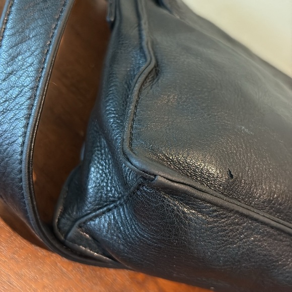 Tommy Hilfiger  shoulder bag  satchel
Pebbled leather  Black  brushed Silvertone - Picture 13 of 16